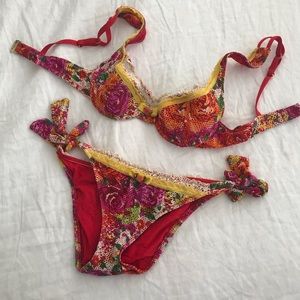 Super fun Betsy Johnson foral Bikini!!